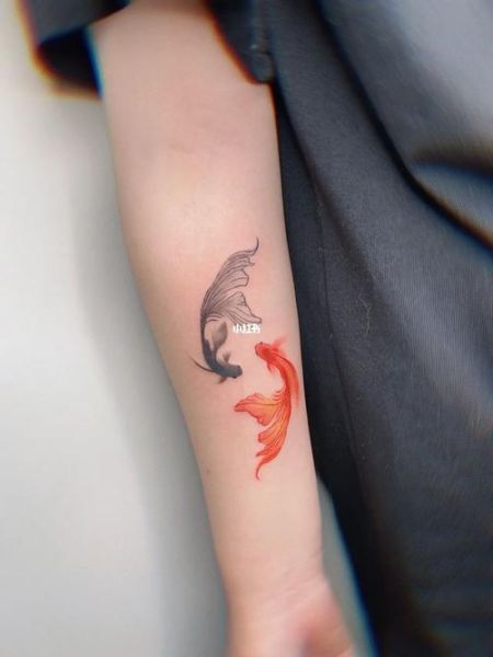 双鱼座刺青图案大全_双鱼座刺青适合纹在哪里