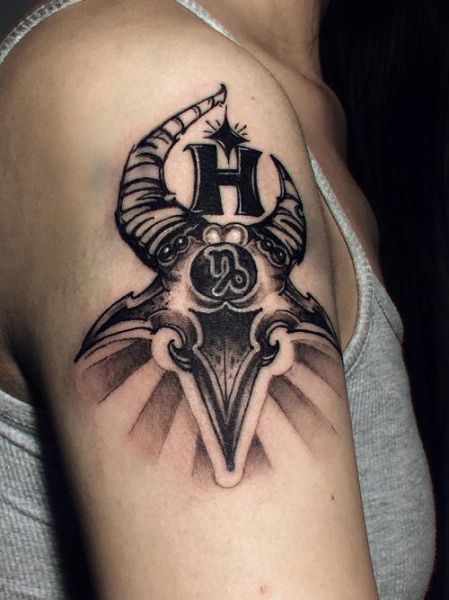 魔羯纹身有什么寓意_魔羯纹身适合纹在哪里