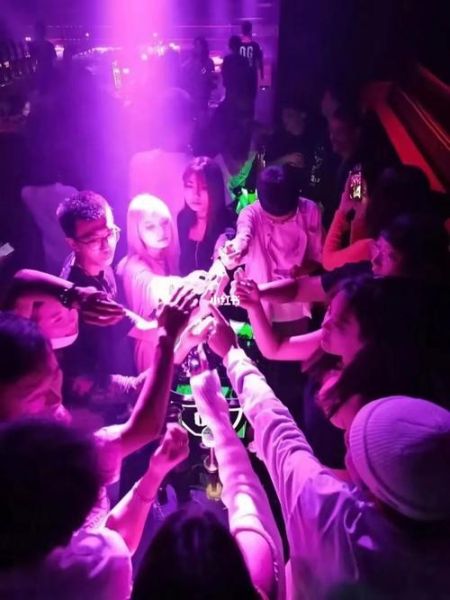 魔羯男天天蹦迪喝酒_还能靠谱吗