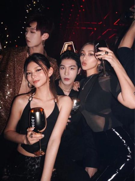 天蝎座蹦迪_夜店穿搭与心理攻略