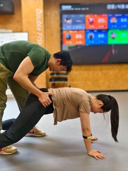 双鱼腿怎么练_双鱼腿多久见效