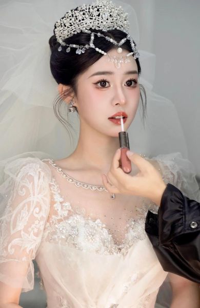 天蝎座女适合什么婚纱_天蝎座新娘婚纱怎么选